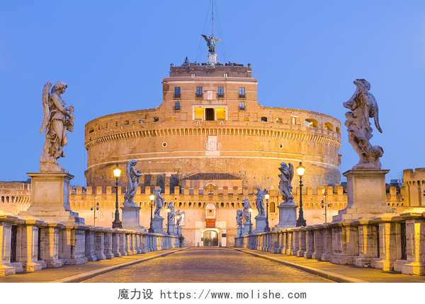 远景拍摄古典城堡建筑罗马